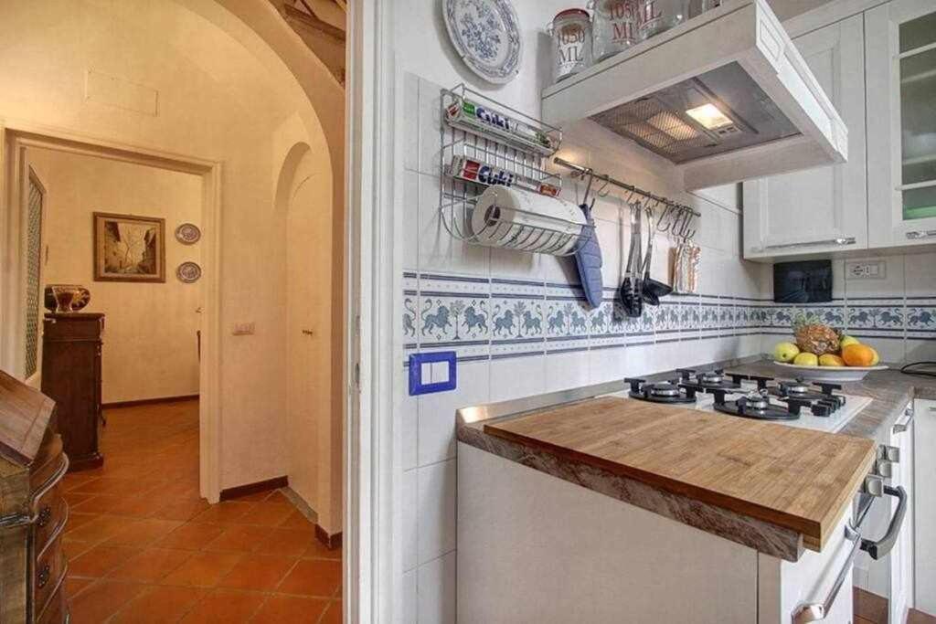 Апартаменты Santa Croce Elegant With Garage Флоренция Экстерьер фото