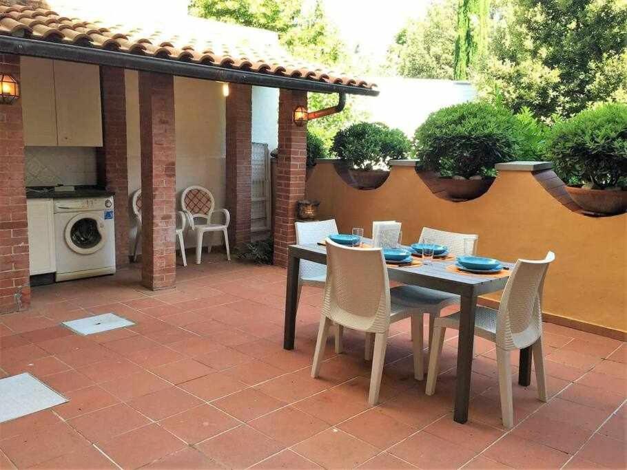 Апартаменты Santa Croce Elegant With Garage Флоренция Экстерьер фото