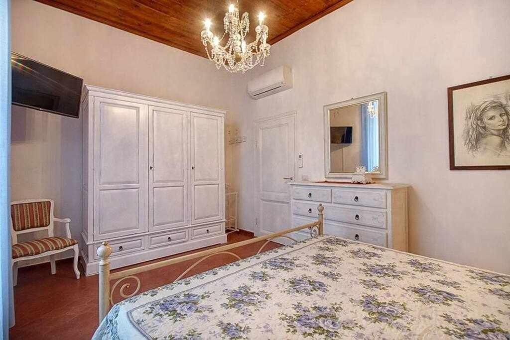 Апартаменты Santa Croce Elegant With Garage Флоренция Экстерьер фото