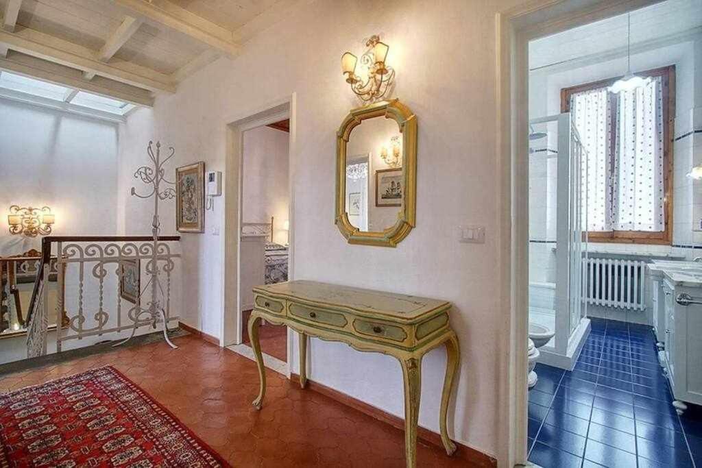 Апартаменты Santa Croce Elegant With Garage Флоренция Экстерьер фото