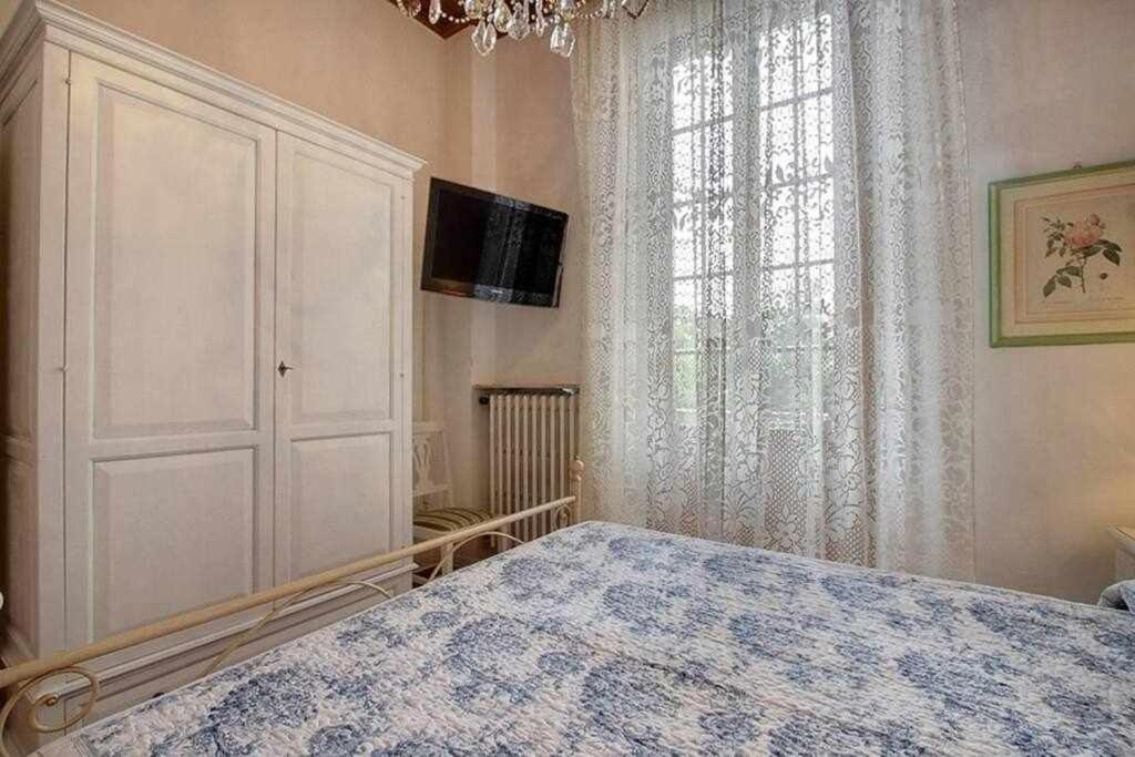 Апартаменты Santa Croce Elegant With Garage Флоренция Экстерьер фото